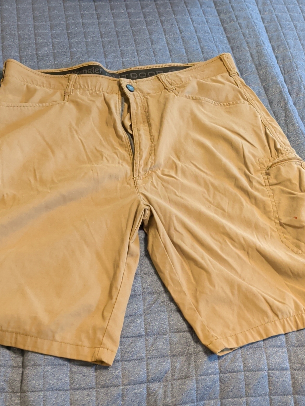 Wrangler Khaki Cargo Shorts with Side Utility Pocket